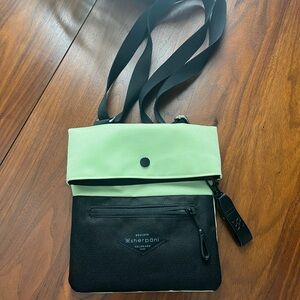 Sherpani Boulder CO Pica Crossbody Bag Purse Vegan Eco friendly Lime Green/black